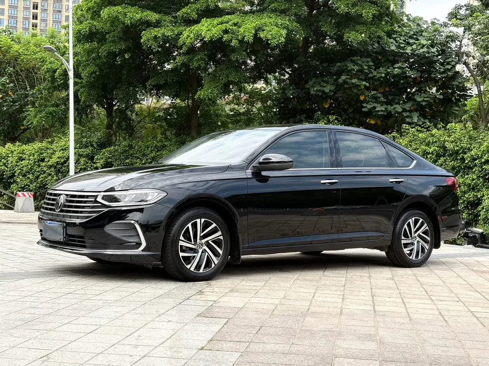 Volkswagen Lavida Lavida 2023 Modified 1.5L Automatic 5 million version 2024 — photo 1, buy with delivery to Moscow