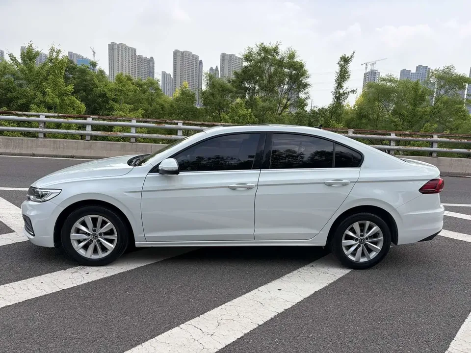 Volkswagen Bora Bora 2021 1.5L Automatic Elite Smart Link Edition 2022 — thumbnail 3