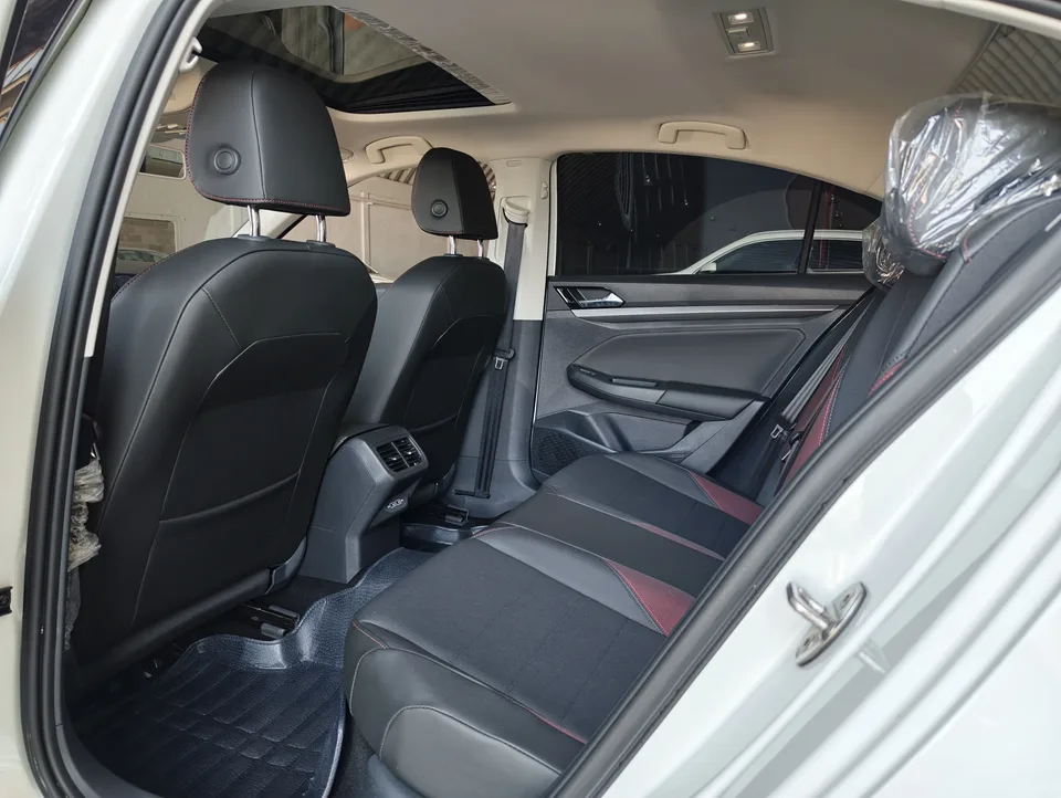 Volkswagen Bora Bora 2021 1.5L Automatic Elite Smart Link Edition 2022 — thumbnail 4