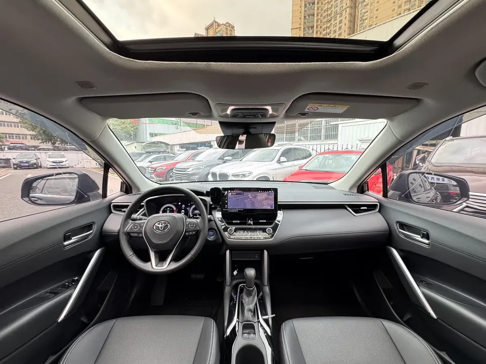 Toyota Frontlander Frontlander 2.0L Intelligent Electric Hybrid Dual Engine Premium Edition 2023 — миниатюра 2