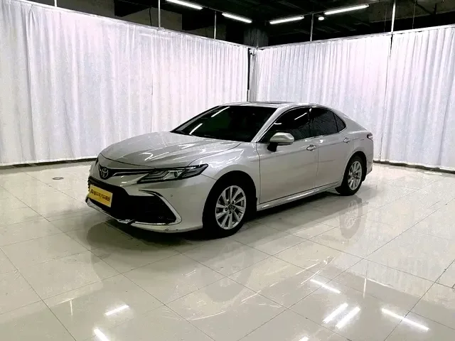 Toyota Camry Camry 2.0G Deluxe Edition 2023 — photo 1, buy with delivery to Moscow