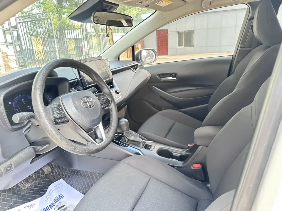 Toyota Levin Lei Ling Hybrid 1.8L Knight Edition 2024 — миниатюра 3