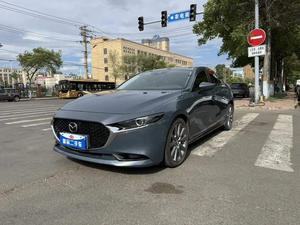 Mazda Axela Mazda3 Angkesela 2.0L Automatic Quality Edition 2023 — photo 1, buy with delivery to Moscow