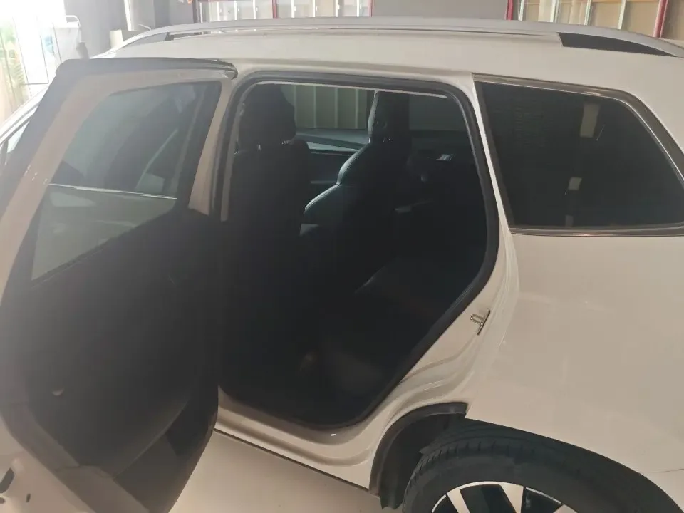 Skoda Karoq Korok TSI280 Smart Edition 2022 — thumbnail 2
