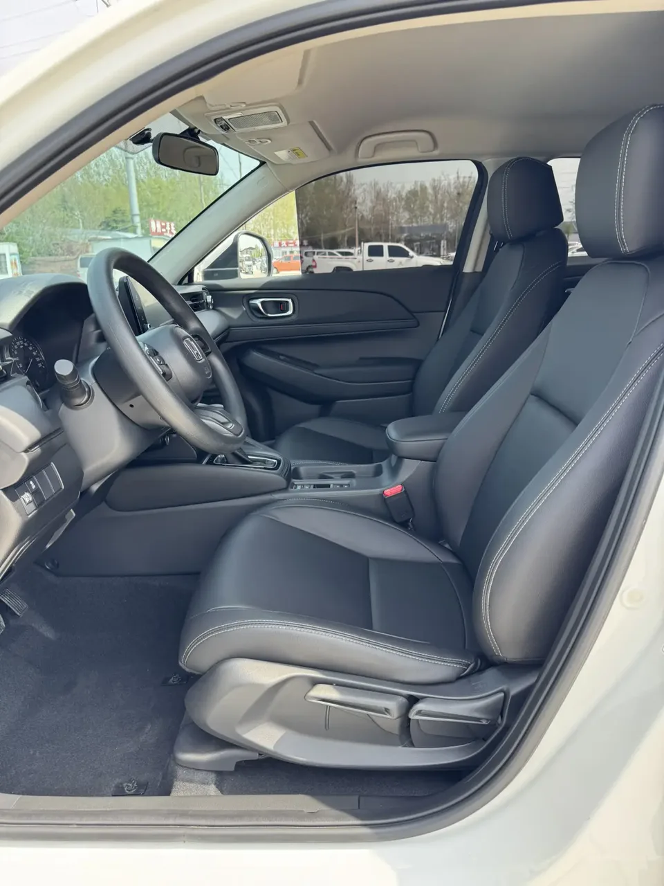 Honda VEZEL Binzhi 1.5L CVT Elite Edition 2023 — thumbnail 5