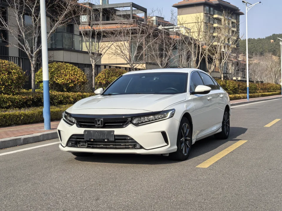 Honda Inspire Yingshipai Inship 2022 260TURBO Exquisite Edition 2022 — photo 1, buy with delivery to Moscow