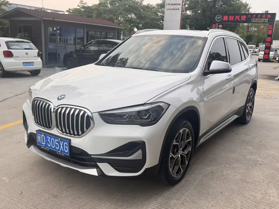 BMW X1 BMW X1 sDrive20Li Premium 2022 — фото 1, купить с доставкой в Москву