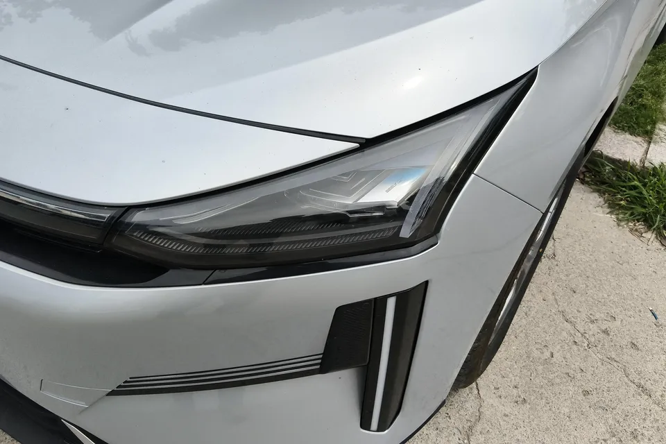 Geely Galaxy L6 Galaxy L6 1.5 EM-i DHT 60KM Sailing Edition 2025 — thumbnail 2