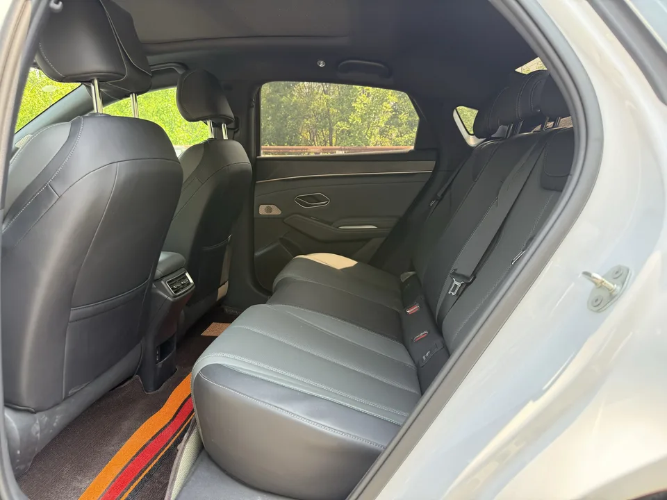 BYD Qin L DM Qin L DM Intelligent Driving Edition DM-i 120KM Leading Edition 2025 — thumbnail 3
