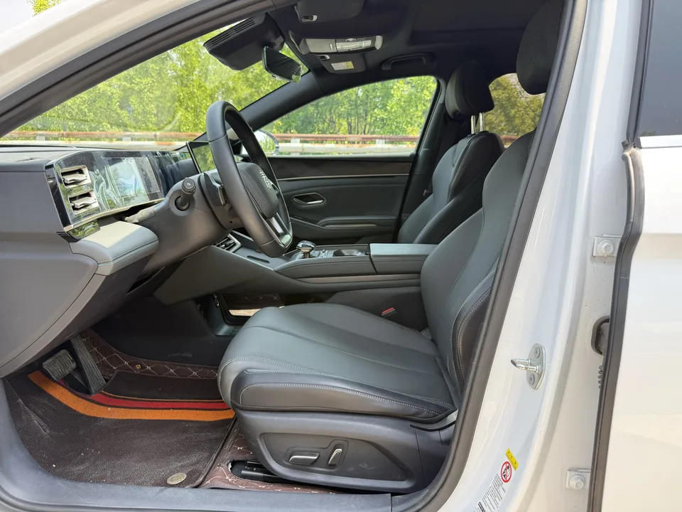 BYD Qin L DM Qin L DM Intelligent Driving Edition DM-i 120KM Leading Edition 2025 — thumbnail 5