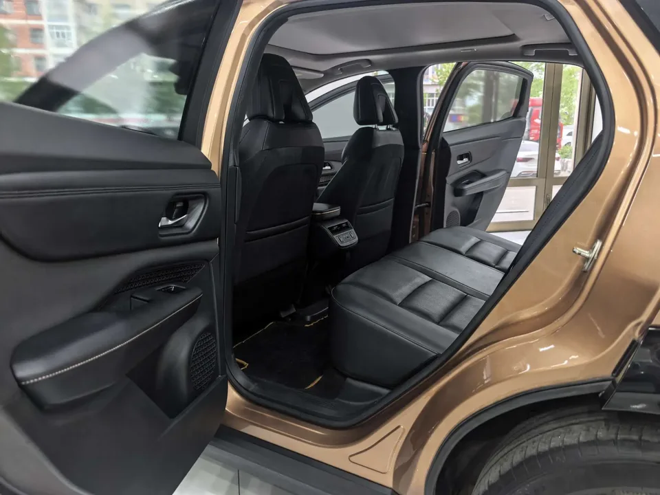 Nissan Ariya ARIYA ARIYA Two-wheel drive long-range top version 2022 — thumbnail 5