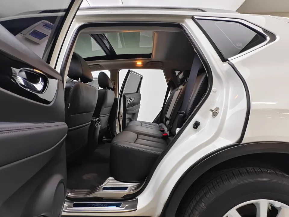 Nissan X-Trail Qijun 2.0L 2WD Smart Link Premium Edition 2022 — миниатюра 5