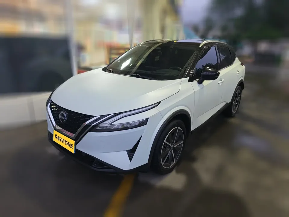 Nissan Qashqai Qashqai 1.3T flagship version 2023 — photo 1, buy with delivery to Moscow