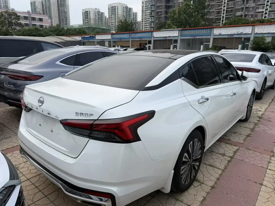 Nissan Altima Teana 2.0L XE Pure Edition 2022 — thumbnail 4
