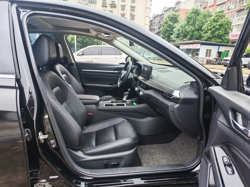 Nissan Altima Sound of nature 2.0L XL-TLS Enjoy Edition 2022 — thumbnail 4