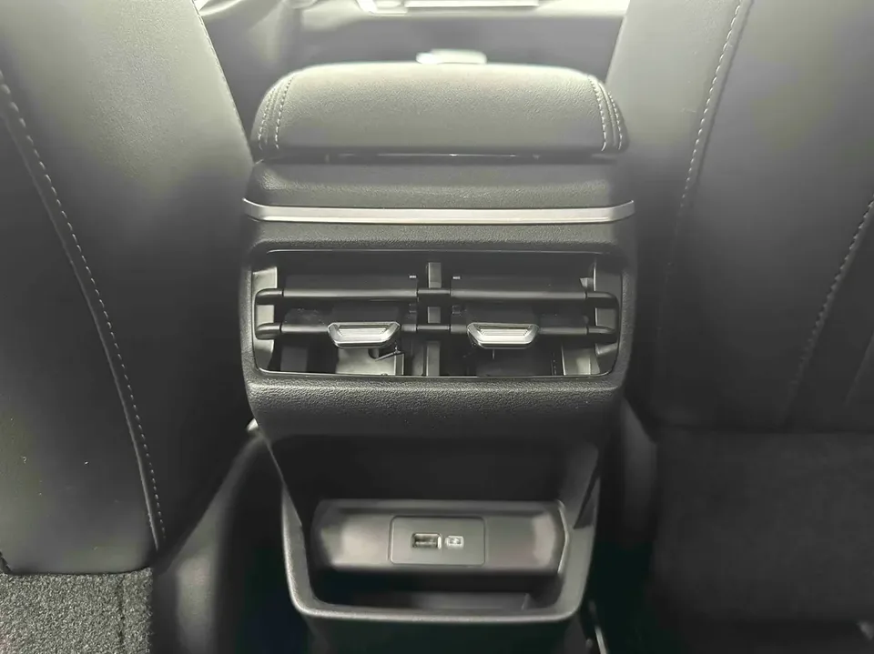 Geely Emgrand Emgrand Emgrand 2022 4th Generation 1.5L CVT Premium Edition 2022 — thumbnail 3