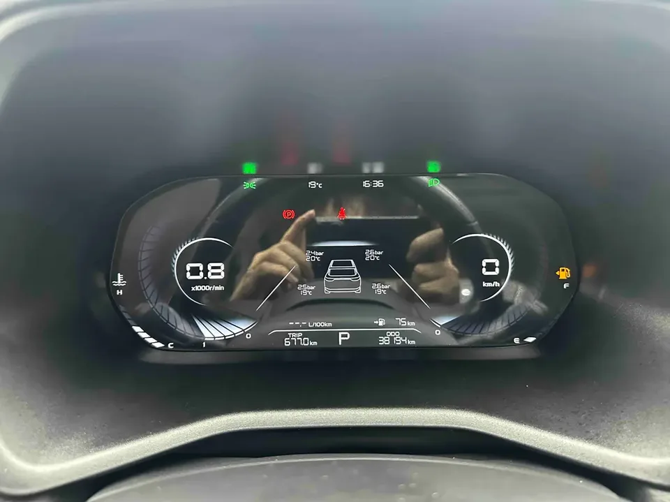 Geely Emgrand Emgrand Emgrand 2022 4th Generation 1.5L CVT Premium Edition 2022 — thumbnail 4