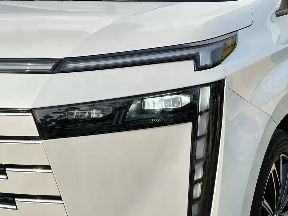 GAC Trumpchi E8 PHEV Trumpchi E8 PHEV Trumpchi E8 PHEV 2024 2.0ATK 150km MAX version 2024 — thumbnail 3
