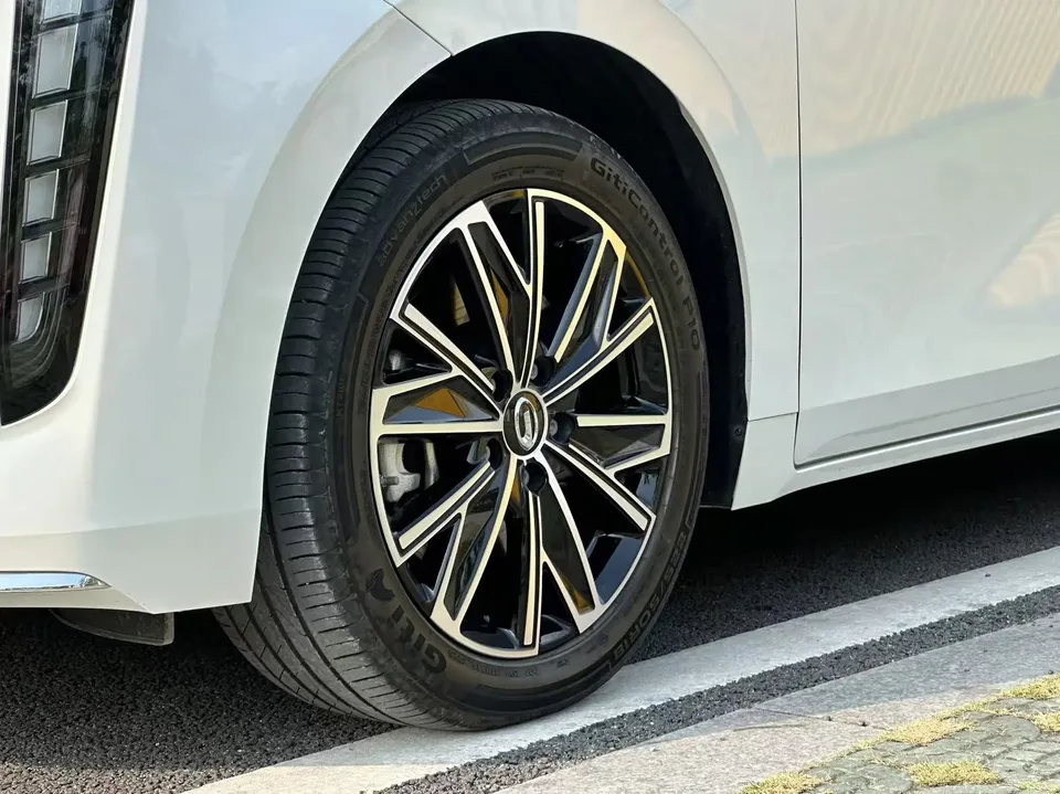 GAC Trumpchi E8 PHEV Trumpchi E8 PHEV Trumpchi E8 PHEV 2024 2.0ATK 150km MAX version 2024 — thumbnail 4