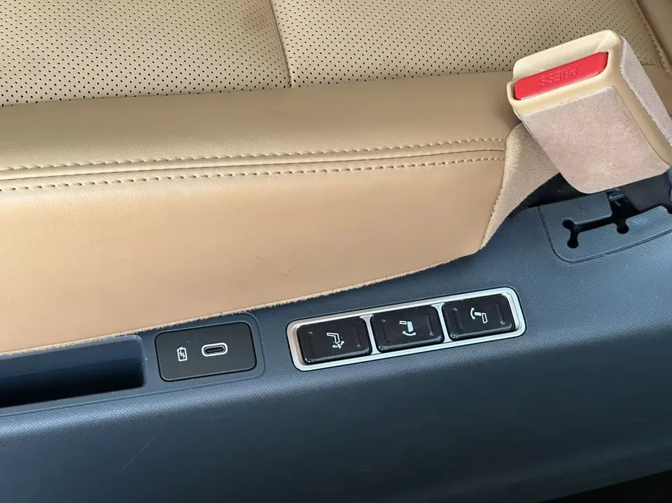 GAC Trumpchi E8 PHEV Trumpchi E8 PHEV Trumpchi E8 PHEV 2024 2.0ATK 150km MAX version 2024 — thumbnail 5