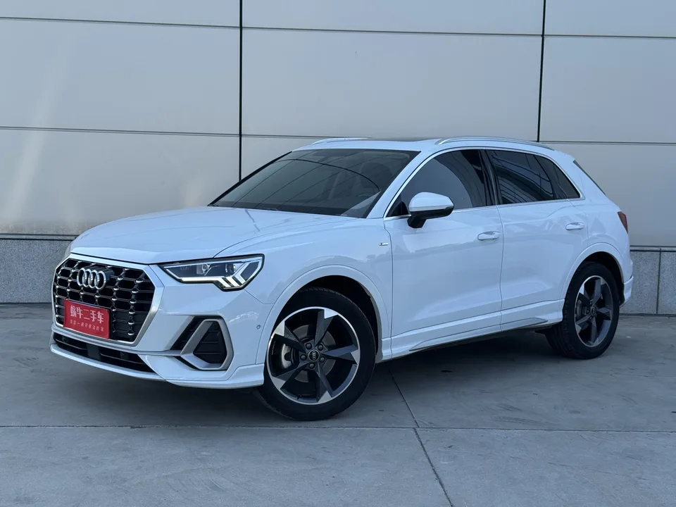 Audi Q3 Q3 Audi Q3 2022 35 TFSI Fashionable and Dynamic 2022 — photo 1, buy with delivery to Moscow
