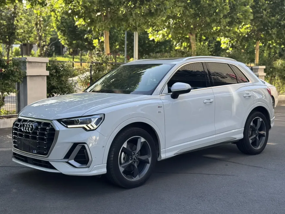 Audi Q3 Audi Q3 35 TFSI Stylish Dynamic 2022 — photo 1, buy with delivery to Moscow