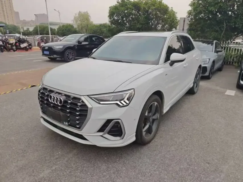 Audi Q3 Audi Q3 35 TFSI Stylish Dynamic 2022 — photo 1, buy with delivery to Moscow