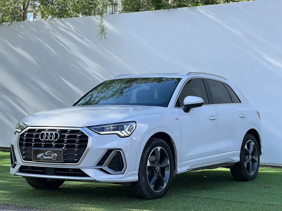 Audi Q3 Audi Q3 35 TFSI Stylish Dynamic 2022 — photo 1, buy with delivery to Moscow