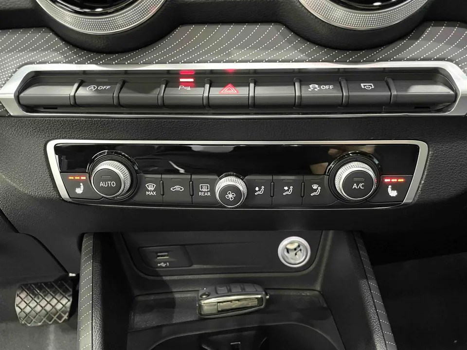 Audi Q2L Audi Q2L 35 TFSI Stylish Dynamic 2022 — миниатюра 3