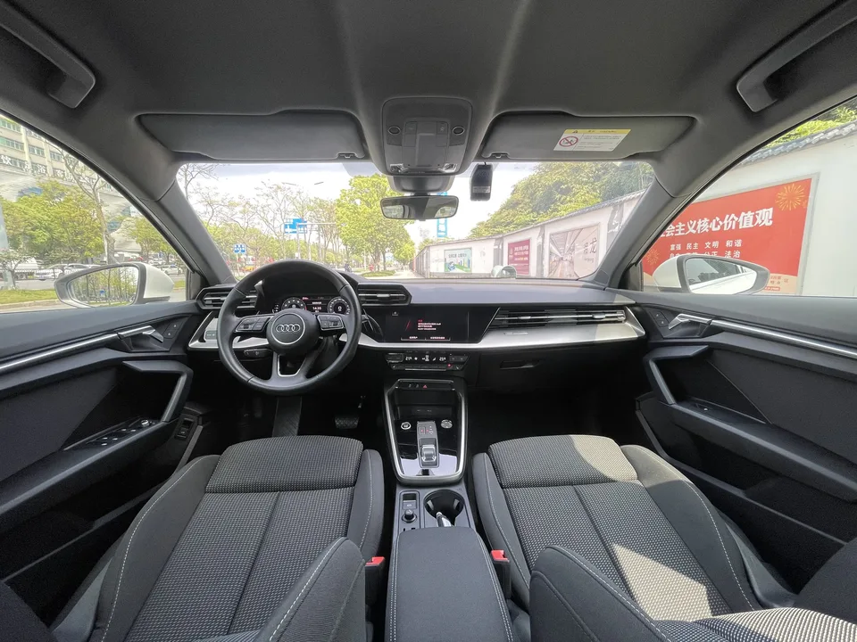 Audi A3 A3 A3L Limousine 35 TFSI aggressive and sporty 2022 — thumbnail 3