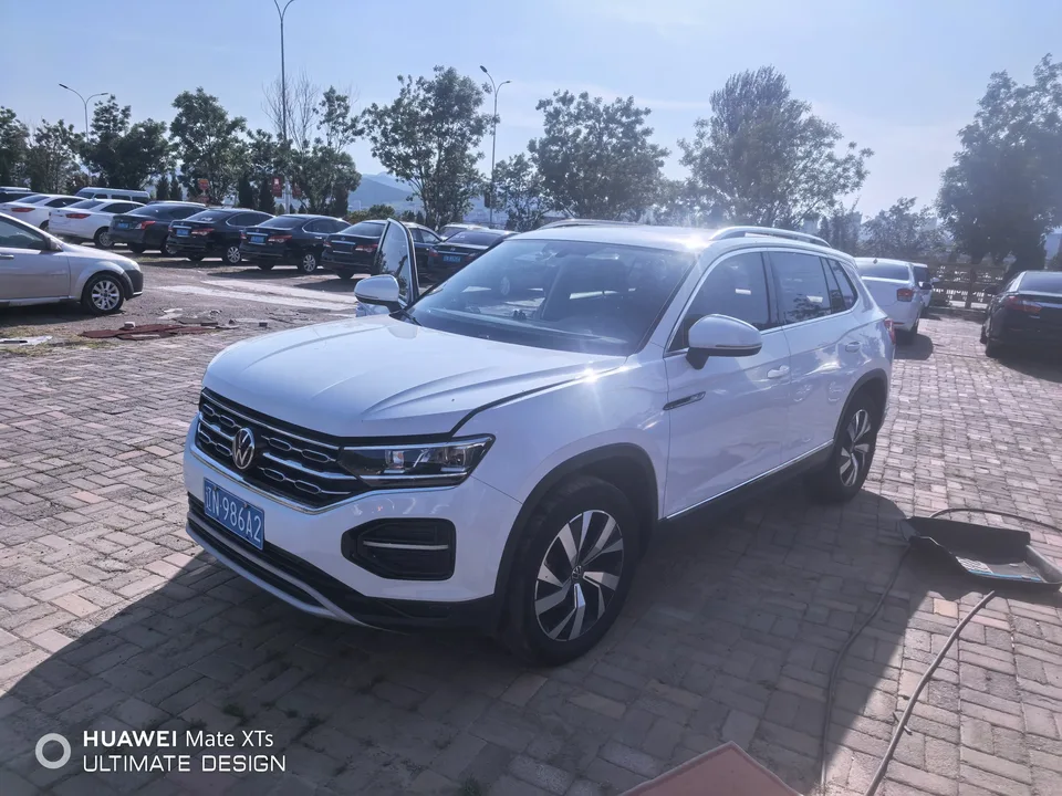 Volkswagen Tayron Tanyue 280TSI 2WD Luxury Smart Edition 2022 — photo 1, buy with delivery to Moscow