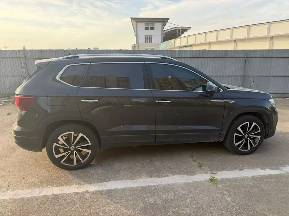 Volkswagen Tharu tuyue 280TSI 2WD Deluxe Edition 2022 — thumbnail 2