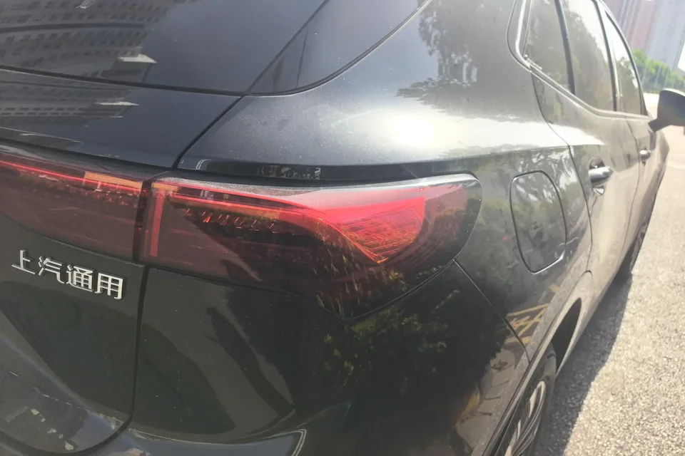 Buick Envision S Envision S 25T Black Fashion Edition 2024 — thumbnail 2