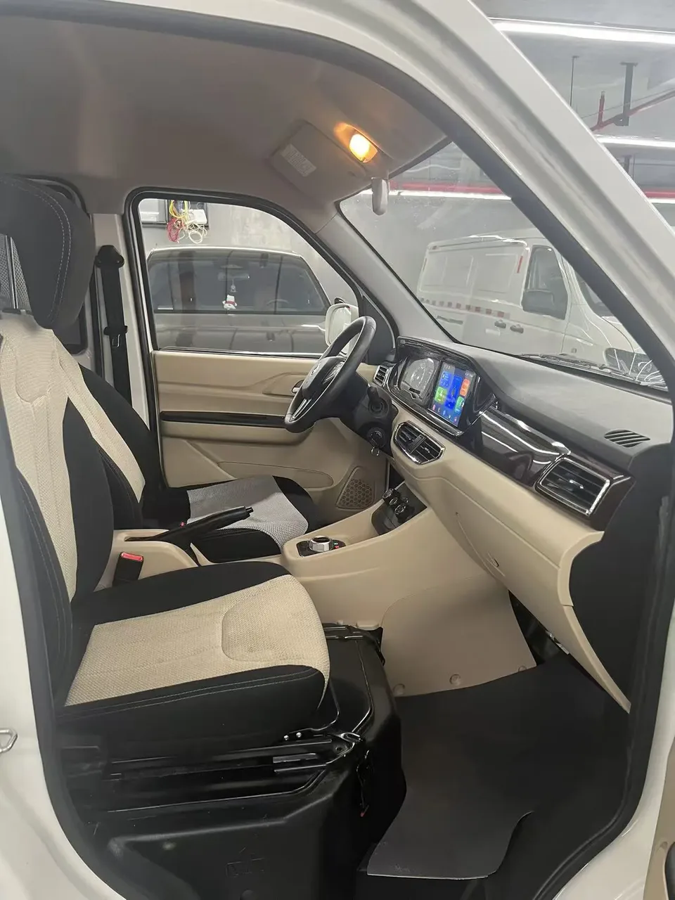 Changan span Crossstar V5 EV Crossstar V5 EV model 257km luxury 6-seater bus 2025 — миниатюра 4