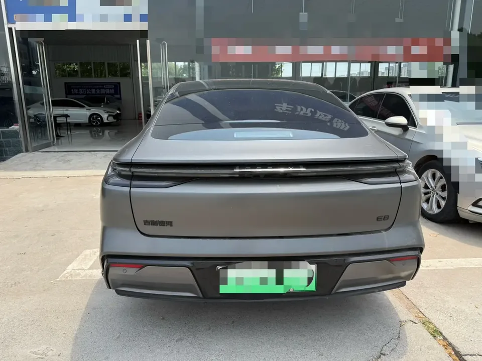Geely Galaxy E8 Galaxy E8 620km 4WD Starship LiDAR Smart Driving Edition 2025 — thumbnail 2