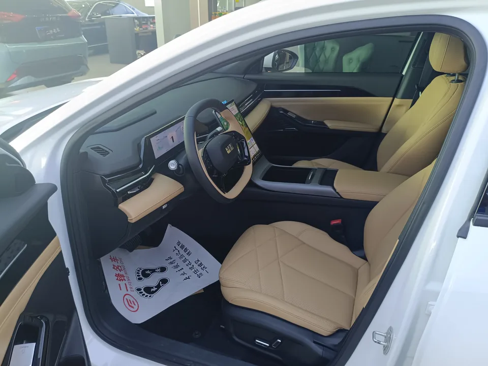 Geely Galaxy L6 Galaxy L6 Longteng version 1.5T DHT 125km PLUS 2024 — миниатюра 5