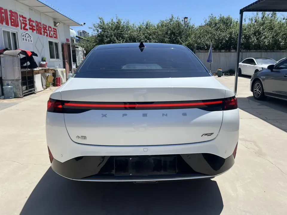 XPeng P5 Xpeng P5 550E 2022 — thumbnail 2
