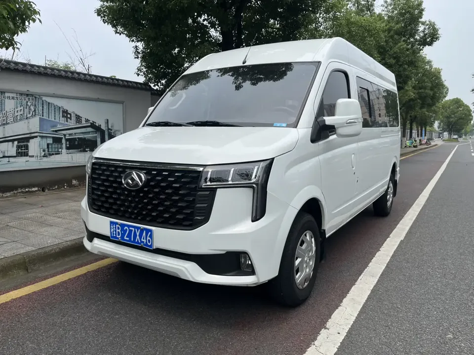 Datong Xintu V80 Xintu V80 Modified Value Edition 2.0T Manual Aoyuntong Long Wheelbase High Roof 127Ps 6-9 Seats 2025 — photo 1, buy with delivery to Moscow