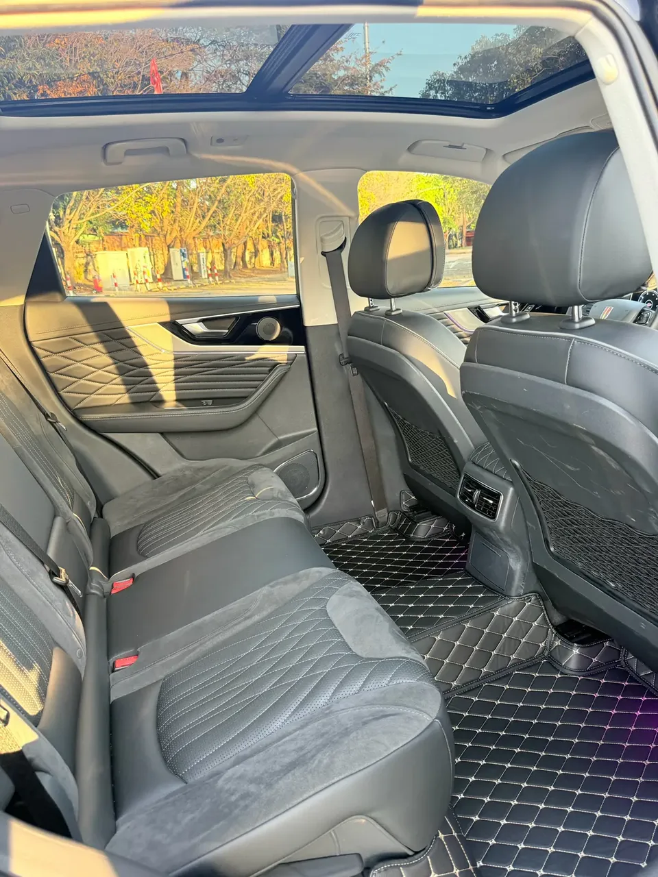 Hongqi HS5 Hongqi HS5 2022 Modified 2.0T Zhilian Flagship Edition 2022 — thumbnail 4