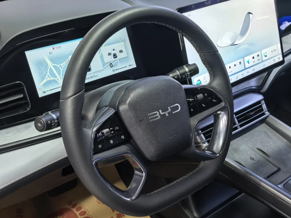 BYD Seal DM Seal DM Honor Edition DM-i 1.5L 121KM Luxury Model 2024 — thumbnail 4