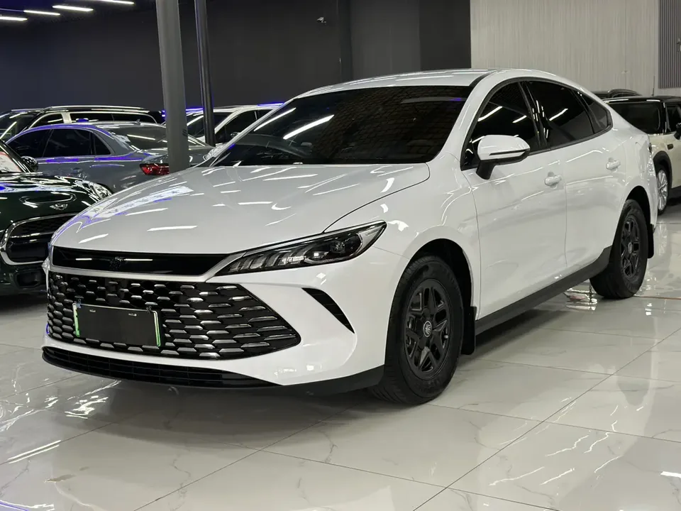 BYD Qin PLUS DM Qin PLUS DM Intelligent Driving Edition DM-i 55KM Leading Edition 2025 — photo 1, buy with delivery to Moscow