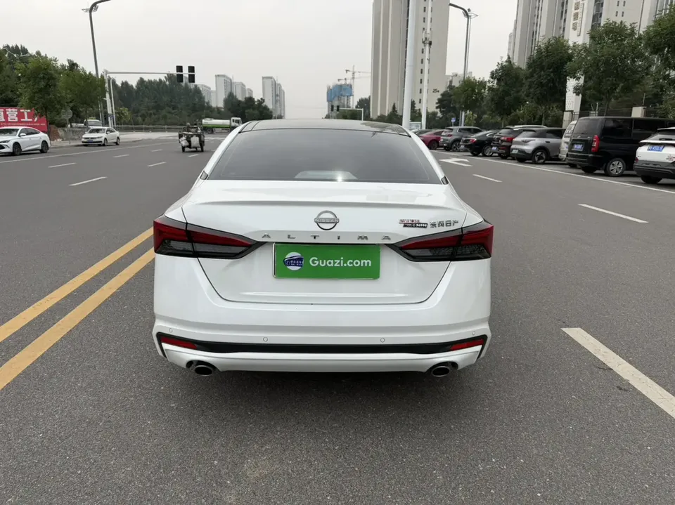 Nissan Altima Sound of nature 2.0L XL-TLS Enjoy Edition 2025 — thumbnail 2