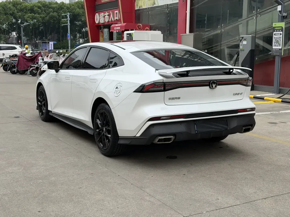 Changan UNI-V Changan UNI-V 1.5T Premium 2024 — thumbnail 2