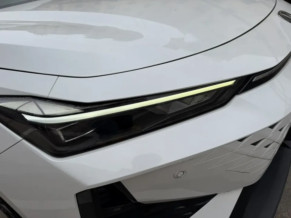 Changan UNI-V Changan UNI-V 1.5T Premium 2024 — thumbnail 3