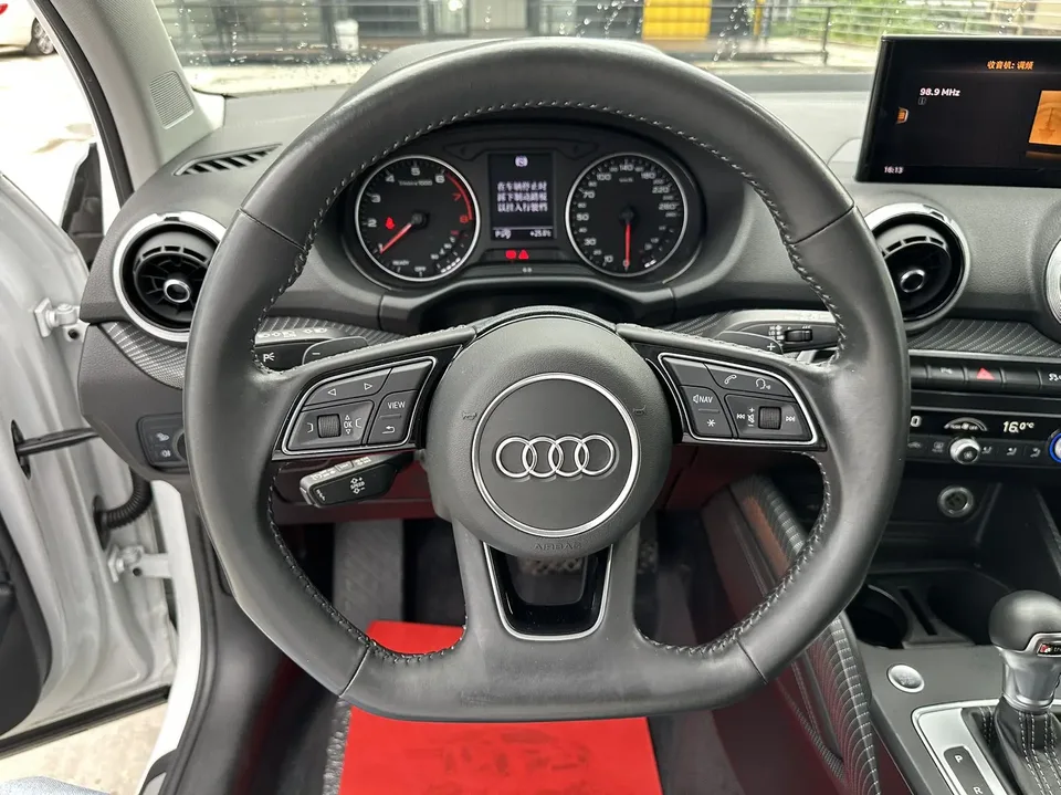 Audi Q2L Q2L Audi Q2L 2022 35 TFSI Fashion Dynamic Edition 2022 — миниатюра 4