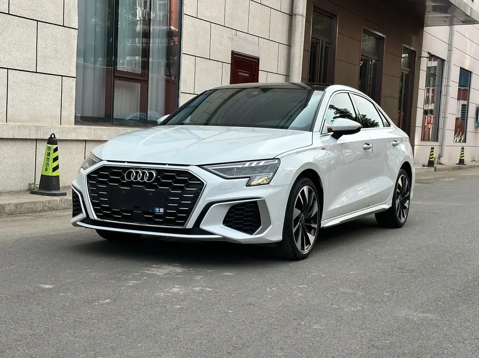 Audi A3 A3 A3L Limousine 35 TFSI Fashion Sports 2023 — photo 1, buy with delivery to Moscow