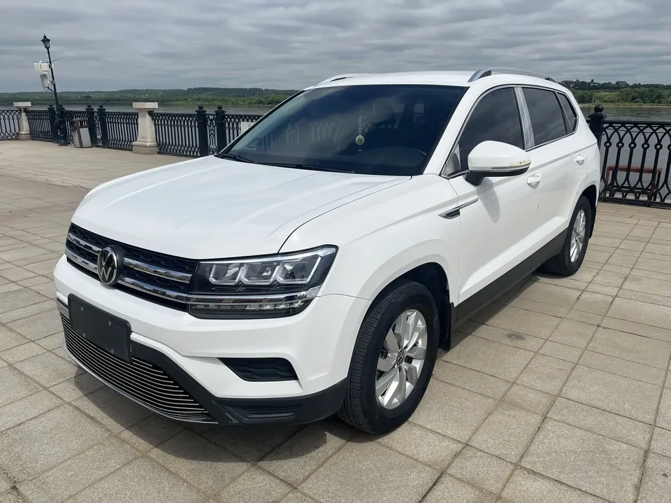 Volkswagen Tharu tuyue 280TSI 2WD Fashion Edition 2022 — photo 1, buy with delivery to Moscow