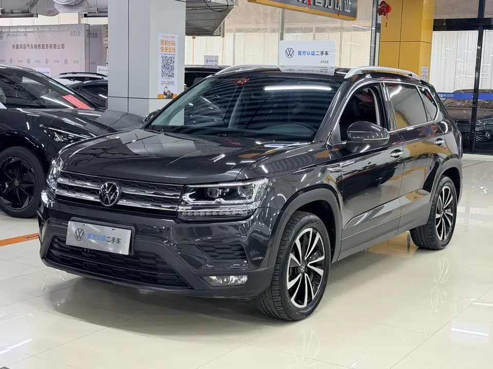 Volkswagen Tharu tuyue 280TSI 2WD Deluxe Edition 2022 — photo 1, buy with delivery to Moscow