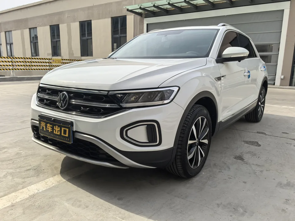 Volkswagen T-Roc TANG 280TSI DSG Time Edition 2023 — photo 1, buy with delivery to Moscow