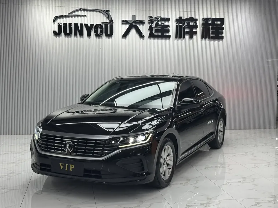 Volkswagen Passat Passat facelift 280TSI Business Edition 2023 — photo 1, buy with delivery to Moscow